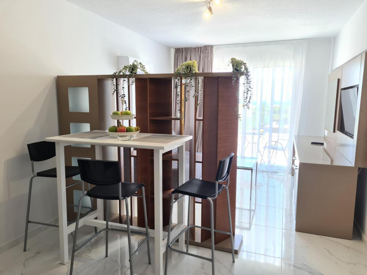 Fotoxenia Luxury Apts พาราลิมนี ภายนอก รูปภาพ